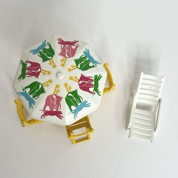 Playmobil 7072 Patio Furniture Set Umbrella Chairs Chaise Table Modern House - Picture 4 of 6